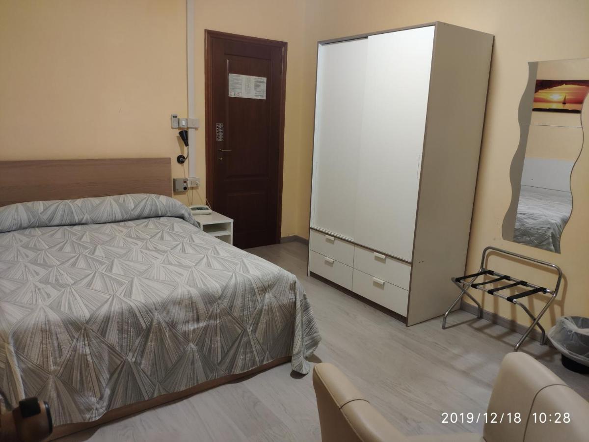 Giappone Inn Parking Hotel Livorno Luaran gambar
